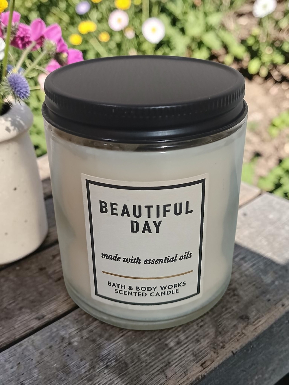 Bath & Body Works Beautiful Day Candle - Black Lid, White Jar